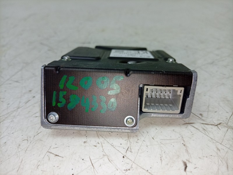 Recambio de camara vision frontal para toyota rav4 hybrid 4x2 advance referencia OEM IAM  8646C42032 