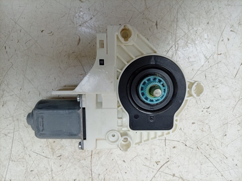 Recambio de motor elevalunas trasero izquierdo para porsche cayenne (typ 92aa) diesel referencia OEM IAM  8K0959811A 