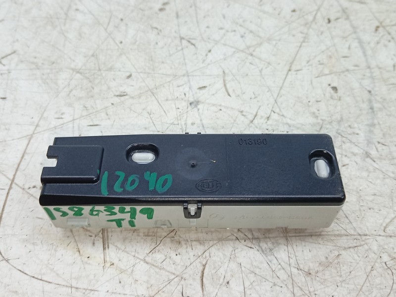 Recambio de luz interior para mercedes-benz clase gla (bm 247) gla 200 (247.787) referencia OEM IAM  A0009064705 