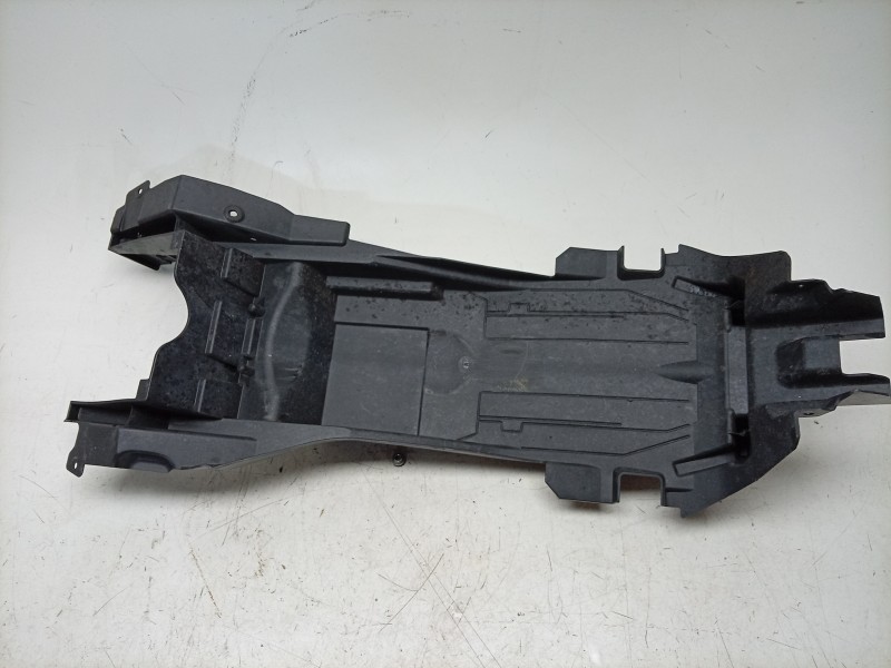 Recambio de guardabarros trasero para suzuki v-strom 650 referencia OEM IAM  6311128K1 
