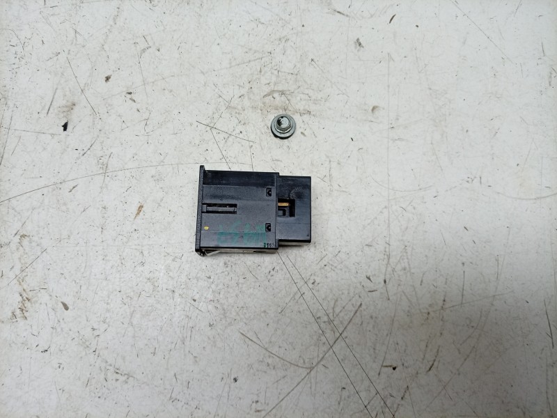 Recambio de interruptor para audi a3 sportback (8va) attraction referencia OEM IAM  5C5919237 