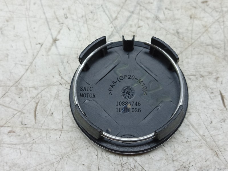 Recambio de tapacubos para mg zs 1.5 hybrid+ referencia OEM IAM 10911026 10884746 