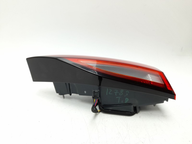 Recambio de piloto trasero derecho interior para mg zs 1.5 hybrid+ referencia OEM IAM  11405668 