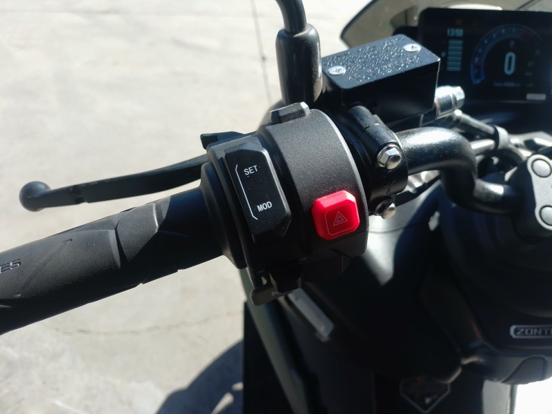 Recambio de piña luces izquierda para zontes 125x referencia OEM IAM   