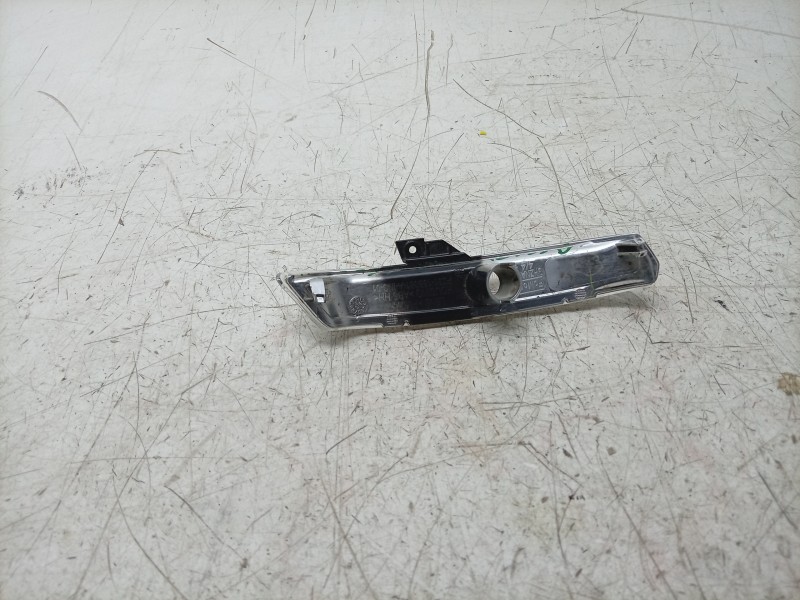 Recambio de piloto lateral delantero derecho para volkswagen caravelle t7 2.5 ehybrid referencia OEM IAM  PZ3113B381AINS01 