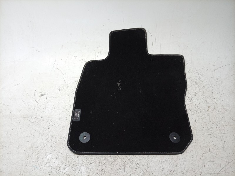 Recambio de juego alfombrillas para seat leon sportstourer (kl8, kld) 1.5 etsi referencia OEM IAM  5FB863011MLOE 