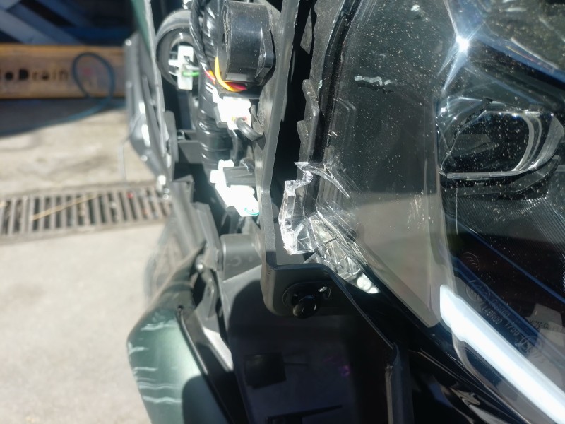 Recambio de faro delantero para zontes 125x referencia OEM IAM   