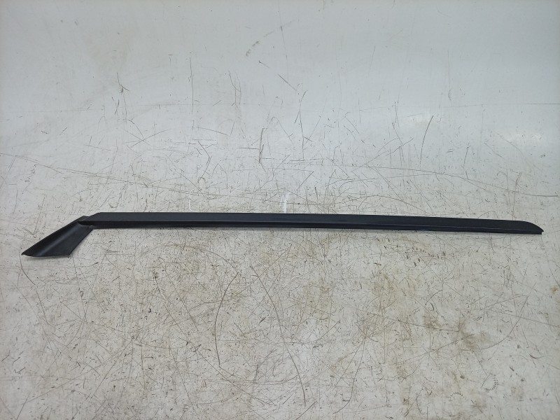 Recambio de moldura para hyundai i20 iii (bc3, bi3) 1.0 t-gdi referencia OEM IAM  86141Q0000 
