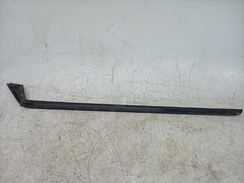 Recambio de moldura para hyundai i20 iii (bc3, bi3) 1.0 t-gdi referencia OEM IAM  86141Q0000 