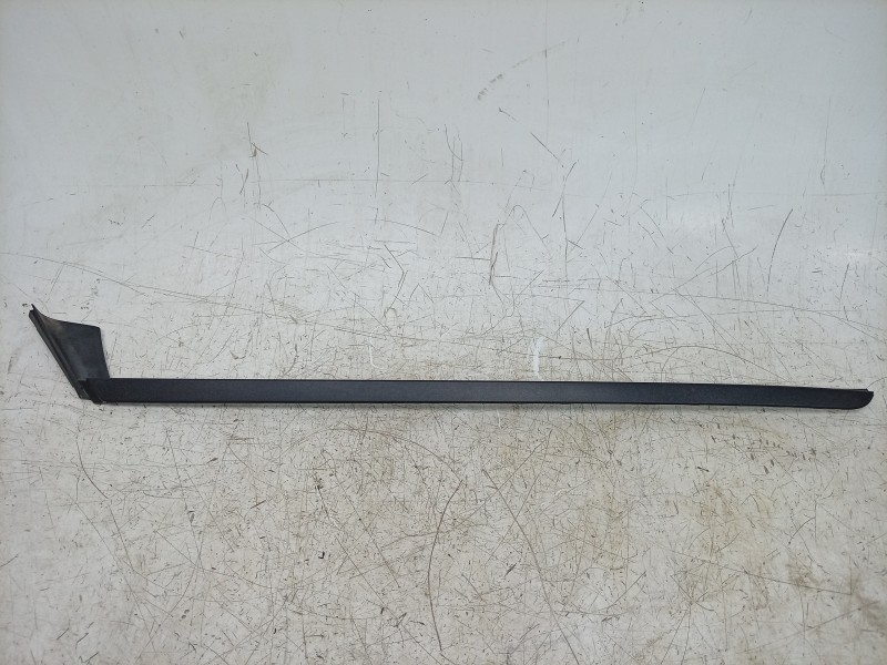 Recambio de moldura para hyundai i20 iii (bc3, bi3) 1.0 t-gdi referencia OEM IAM  86131Q0000 