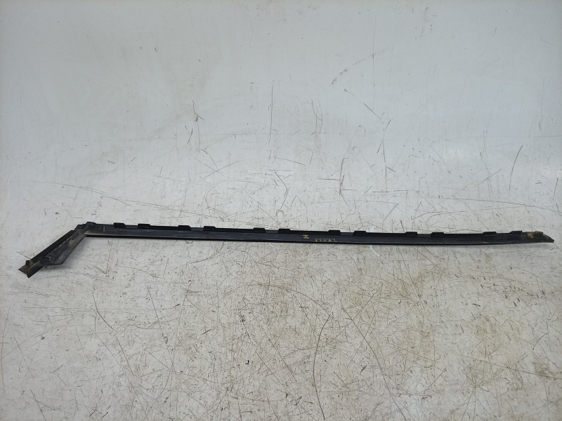 Recambio de moldura para hyundai i20 iii (bc3, bi3) 1.0 t-gdi referencia OEM IAM  86131Q0000 