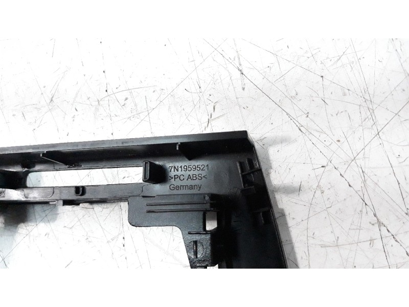 Recambio de moldura para volkswagen sharan (7n2) 2.0 tdi referencia OEM IAM 7N1959521  