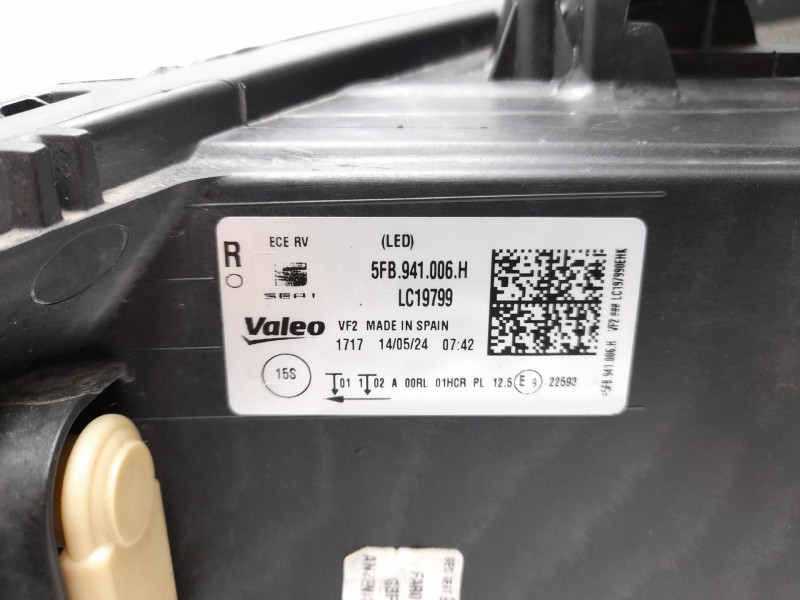 Recambio de faro derecho para seat leon sportstourer (kl8, kld) 1.5 etsi referencia OEM IAM  5FB941006H 