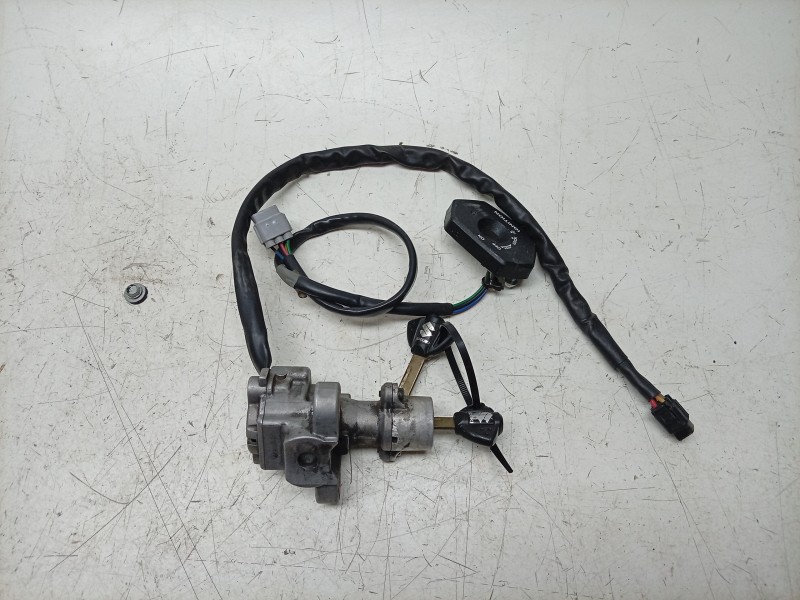 Recambio de conmutador de arranque para suzuki v-strom 650 referencia OEM IAM  3710128810000 