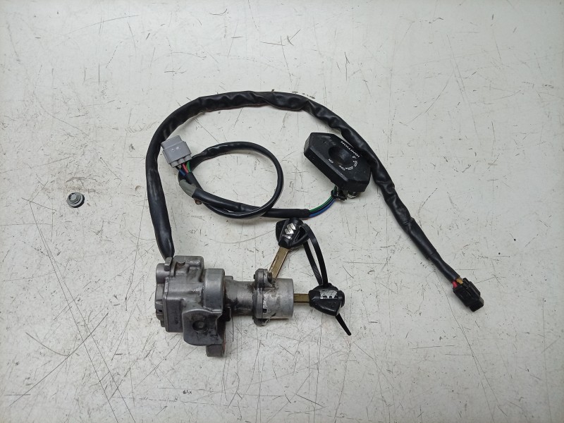 Recambio de conmutador de arranque para suzuki v-strom 650 referencia OEM IAM  3710128810000 