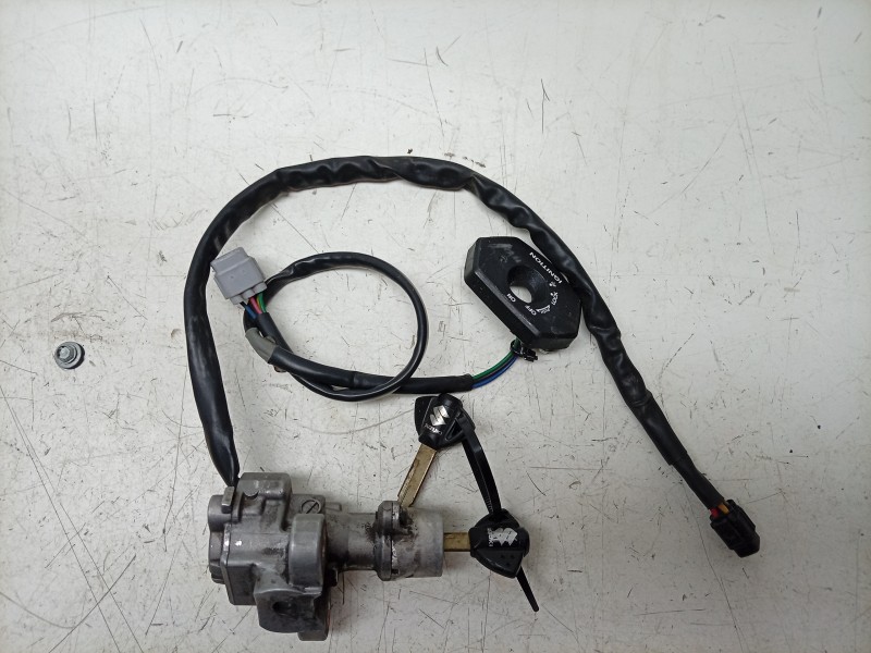 Recambio de conmutador de arranque para suzuki v-strom 650 referencia OEM IAM  3710128810000 