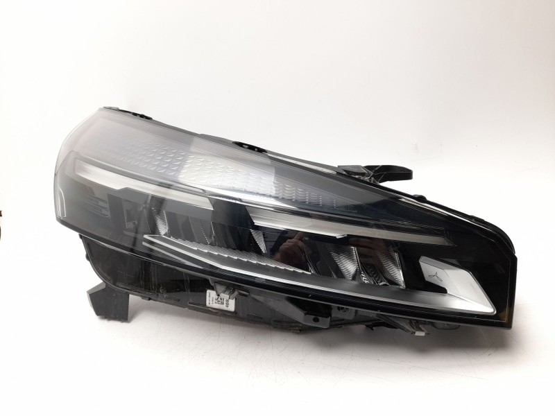 Recambio de faro derecho para renault clio v (b7_) 1.0 lpg (b7mt) referencia OEM IAM  260103507R 