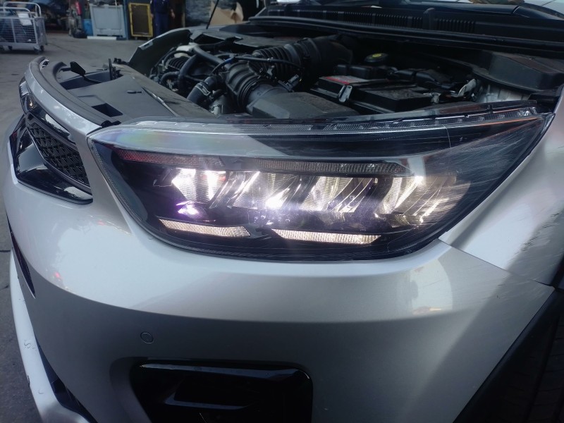 Recambio de faro izquierdo para kia stonic (yb) 1.0 t-gdi eco-dynamics+ referencia OEM IAM   