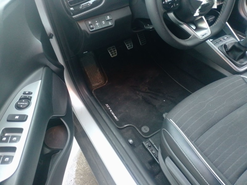 Recambio de juego alfombrillas para kia stonic (yb) 1.0 t-gdi eco-dynamics+ referencia OEM IAM   