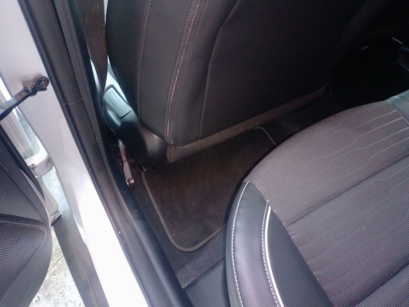 Recambio de juego alfombrillas para kia stonic (yb) 1.0 t-gdi eco-dynamics+ referencia OEM IAM   