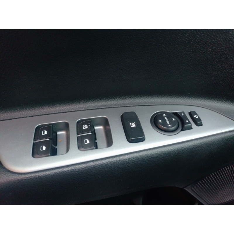 Recambio de mando elevalunas delantero izquierdo para kia stonic (yb) 1.0 t-gdi eco-dynamics+ referencia OEM IAM   
