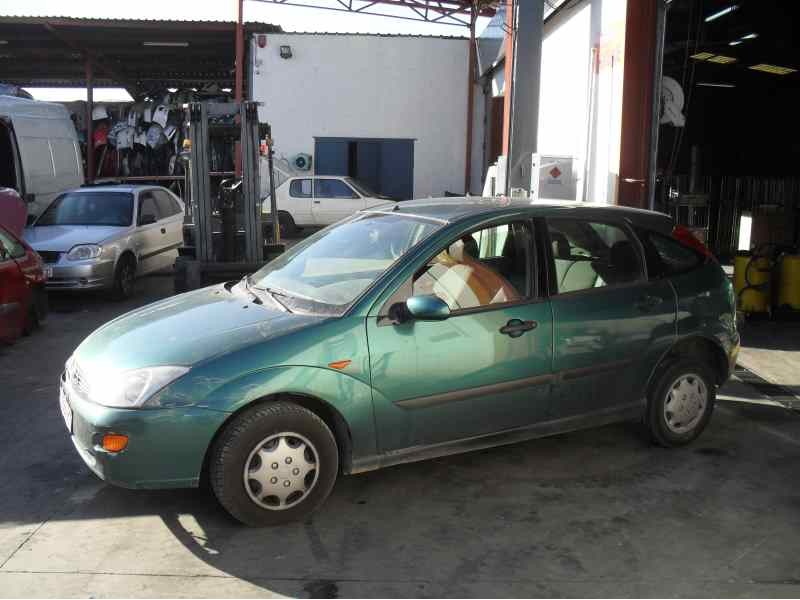 ford focus berlina (cak) del año 2000