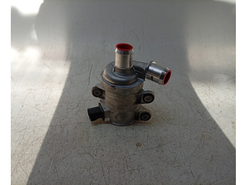 Recambio de bomba agua para volkswagen caravelle t7 2.5 ehybrid referencia OEM IAM  LX6E8501BA 