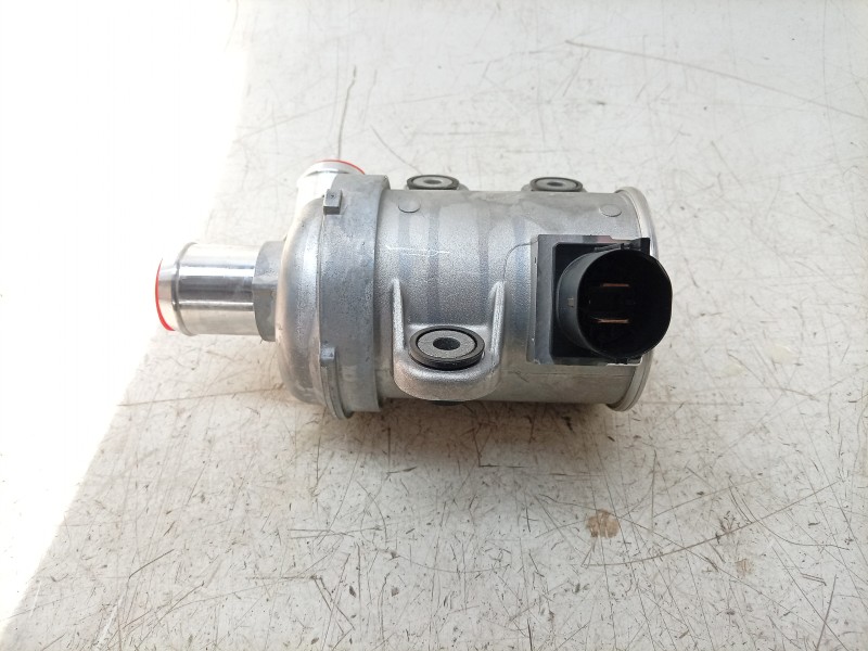 Recambio de bomba agua para volkswagen caravelle t7 2.5 ehybrid referencia OEM IAM  LX6E8501BA 