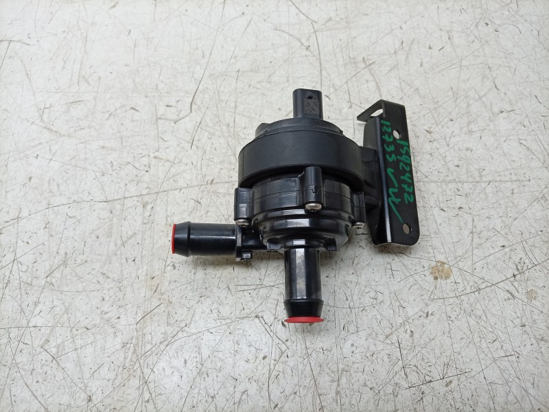 Recambio de bomba agua para volkswagen caravelle t7 2.5 ehybrid referencia OEM IAM  PZ318C590APD 