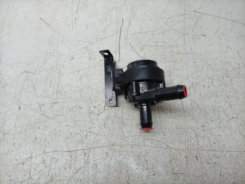 Recambio de bomba agua para volkswagen caravelle t7 2.5 ehybrid referencia OEM IAM  PZ318C590APD 