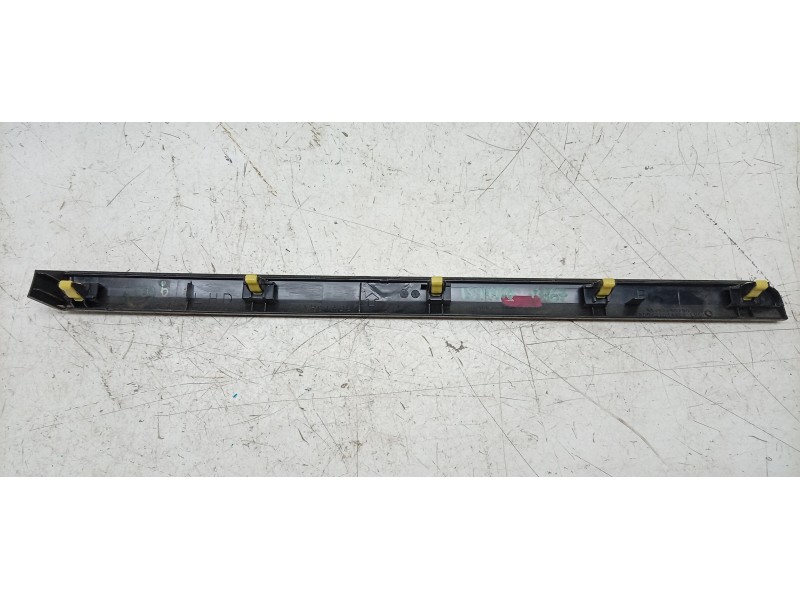 Recambio de moldura para toyota land cruiser 3p 3.0 d-4d 190 cv referencia OEM IAM  5546160280 