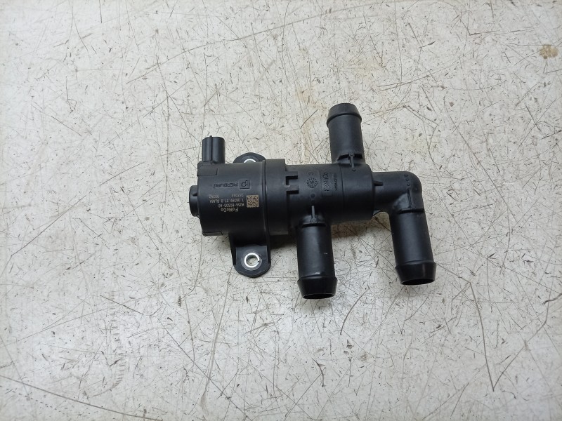 Recambio de valvula intercambio de calefaccion para volkswagen caravelle t7 2.5 ehybrid referencia OEM IAM  MU5A8C505AC 