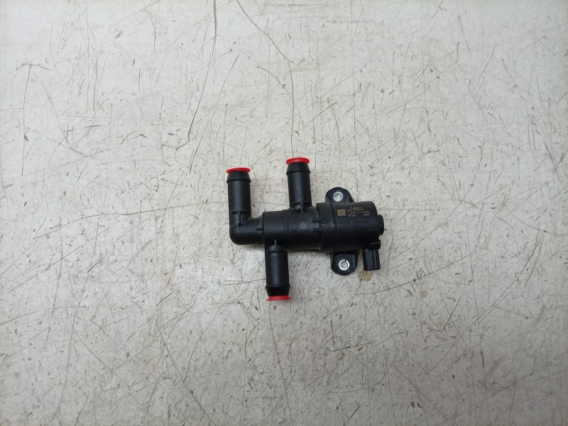 Recambio de valvula intercambio de calefaccion para volkswagen caravelle t7 2.5 ehybrid referencia OEM IAM  MU5A8C505AC 