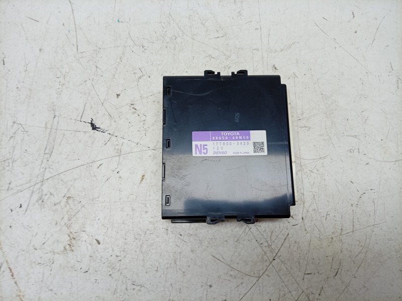 Recambio de modulo electronico para toyota land cruiser 3p 3.0 d-4d 190 cv referencia OEM IAM  8865060N50 1778003423