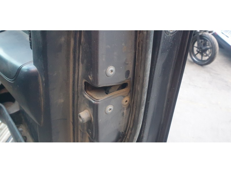 Recambio de cerradura puerta delantera derecha para toyota hilux (kun) 3.0 turbodiesel referencia OEM IAM 693100K080  