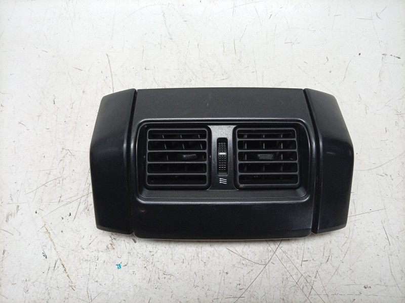 Recambio de aireador trasero derecho para toyota land cruiser 3p 3.0 d-4d 190 cv referencia OEM IAM  5886060050 
