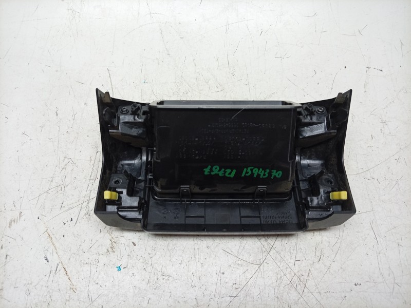 Recambio de aireador trasero derecho para toyota land cruiser 3p 3.0 d-4d 190 cv referencia OEM IAM  5886060050 