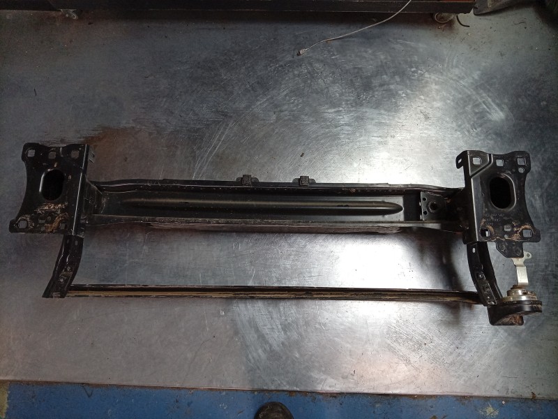 Recambio de refuerzo paragolpes delantero para seat ateca (khp) style xm referencia OEM IAM  575807109Q 
