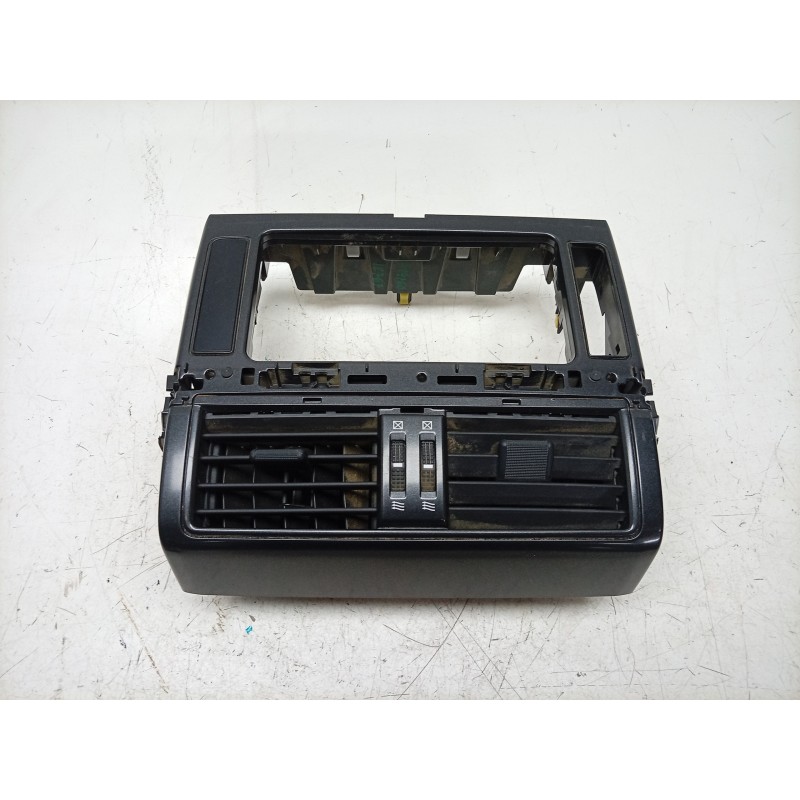 Recambio de aireador central para toyota land cruiser 3p 3.0 d-4d 190 cv referencia OEM IAM  5542360080 