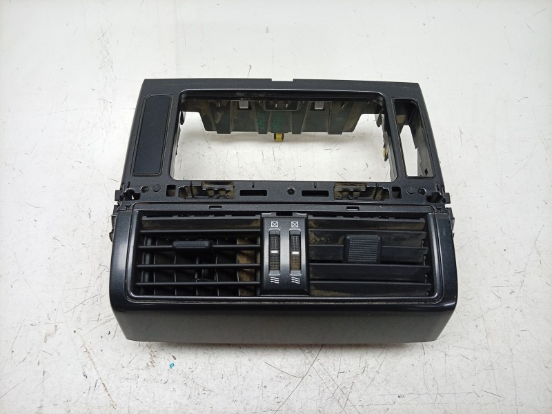 Recambio de aireador central para toyota land cruiser 3p 3.0 d-4d 190 cv referencia OEM IAM  5542360080 