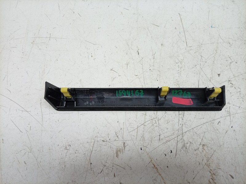 Recambio de moldura para toyota land cruiser 3p 3.0 d-4d 190 cv referencia OEM IAM  5547160200 