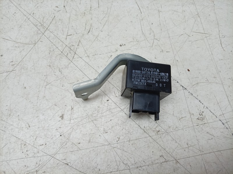 Recambio de rele para toyota land cruiser 3p 3.0 d-4d 190 cv referencia OEM IAM  8198060130 