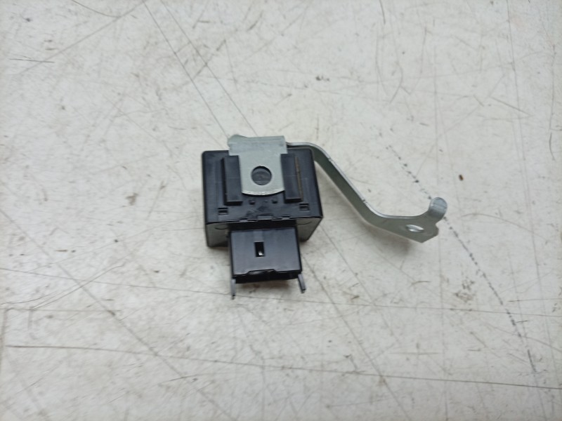 Recambio de rele para toyota land cruiser 3p 3.0 d-4d 190 cv referencia OEM IAM  8198060130 