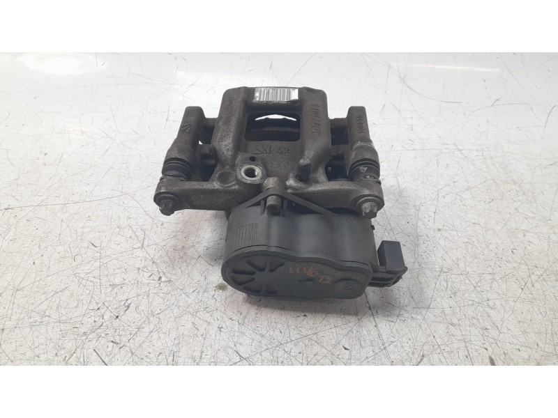 Recambio de pinza de freno trasera derecha para peugeot 5008 1.6 blue-hdi fap referencia OEM IAM AD777015  