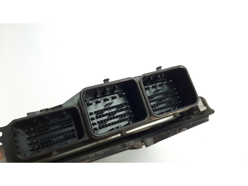 Recambio de centralita motor uce para citroen c4 cactus 1.6 e-hdi fap referencia OEM IAM 9666729580 0281030548 EDC17C10