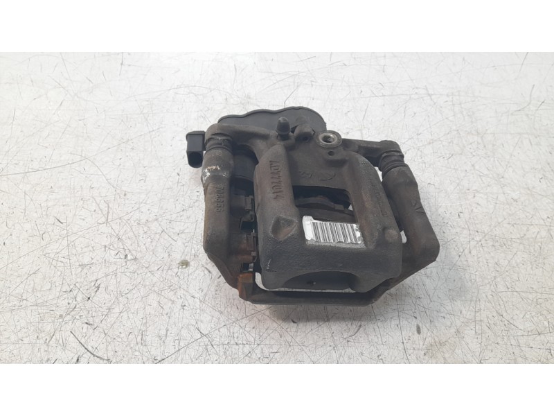 Recambio de pinza de freno trasera derecha para peugeot 5008 1.6 blue-hdi fap referencia OEM IAM AD777015  