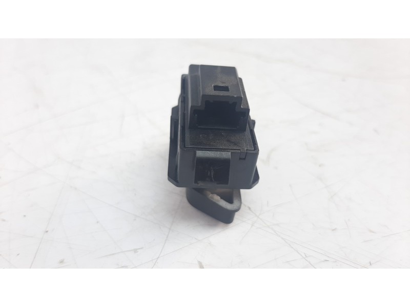Recambio de interruptor para mazda 3 berlina (bp) referencia OEM IAM KA118K1827  