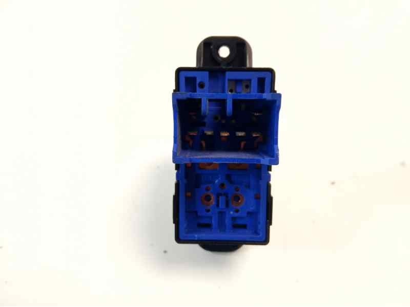 Recambio de mando elevalunas delantero derecho para kia rio (yb) 1.2 cat referencia OEM IAM 935751W010  