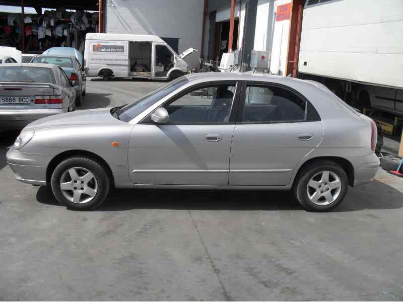 daewoo nubira berlina del año 2002
