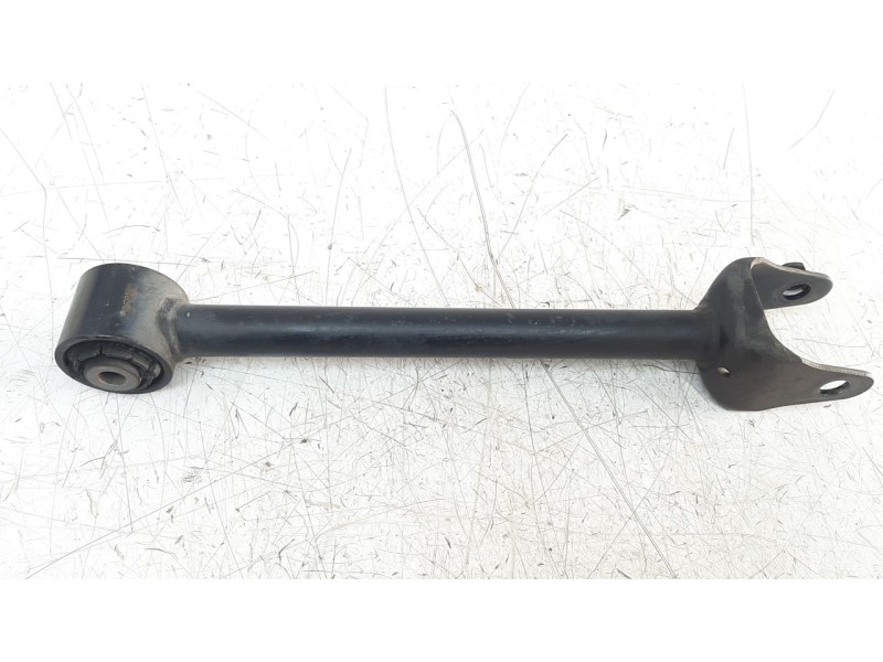 Recambio de tirante trasero derecho para mazda cx-3 2.0 cat referencia OEM IAM B45A28500  